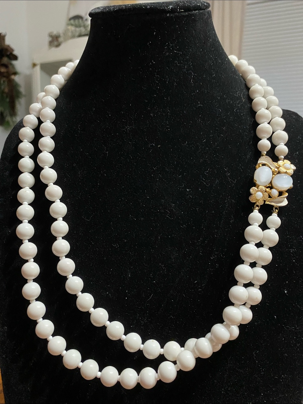 VTG White Bead Double-Strand Necklace with Moonglow Clasp